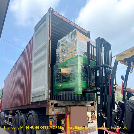 peeling machine for veneer.jpg