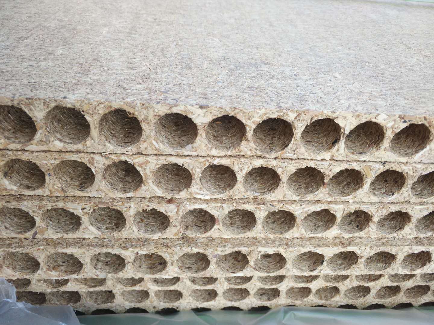tubular core particleboard