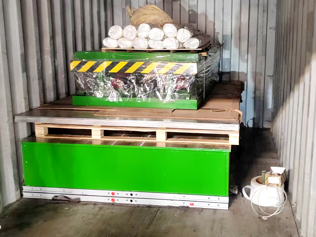 Delivery of plywood machinery (2)